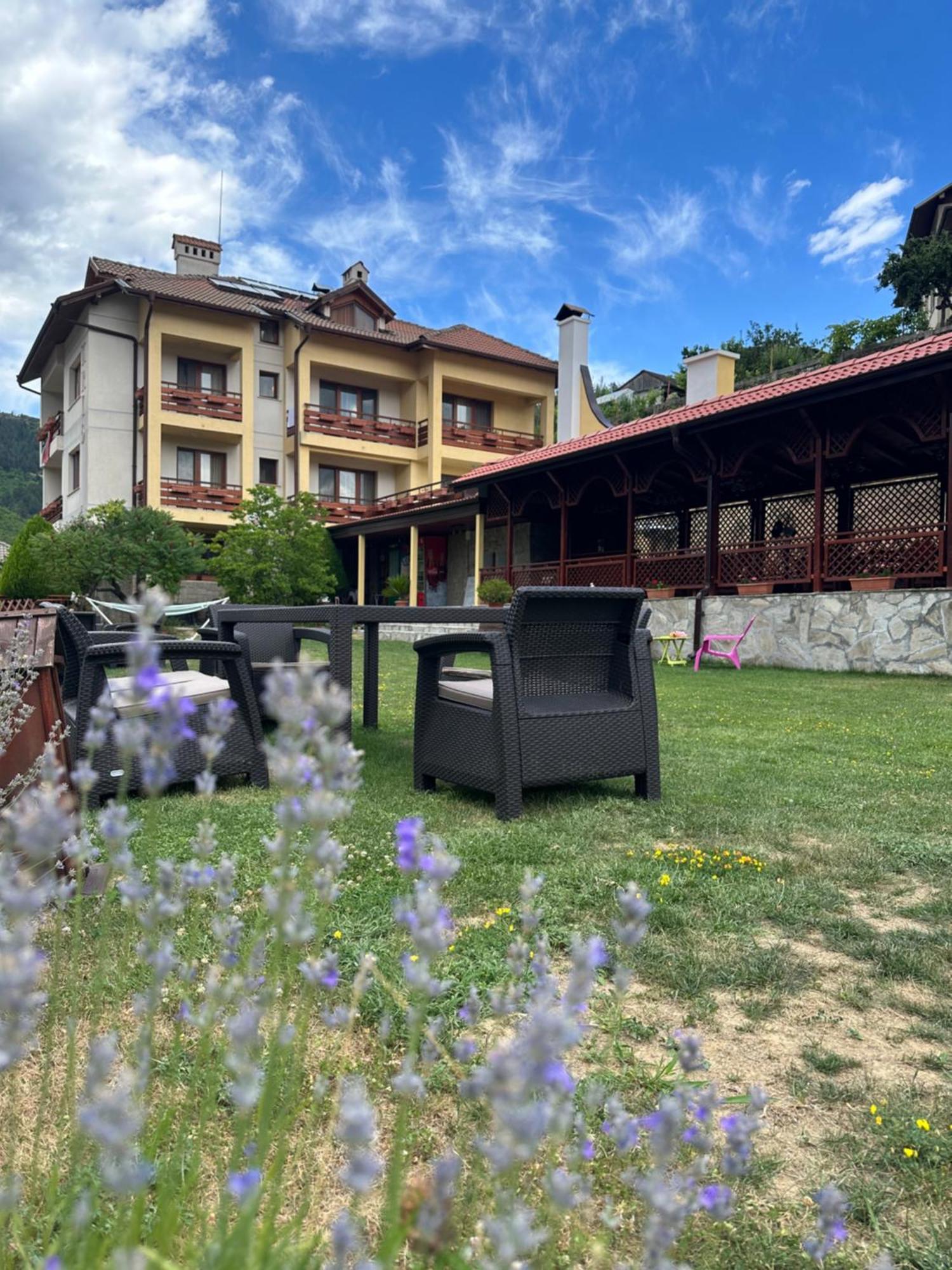 Kris Guest House Dövlen Dış mekan fotoğraf